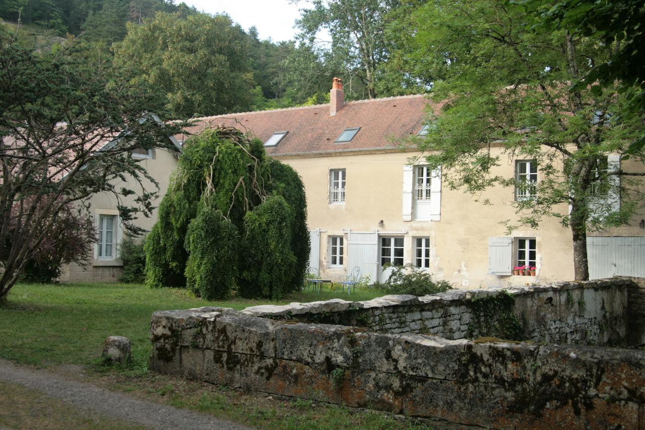 Domaine Des Douves Bed & Breakfast Ancy-le-Franc Exterior photo